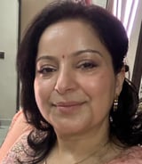 Caregiver in Laval - Surabhi J.
