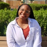 Housekeeper in Winnipeg - Chesyd I.