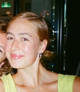 Nanny/Babysitter in Montreal - Rainbow K.