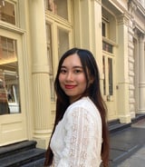 Nanny/Babysitter in Montreal - Ashley V.