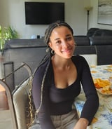 Nanny/Babysitter in Russell - Mia J.