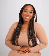 Housekeeper in Dollard-des-Ormeaux - Kayla A.