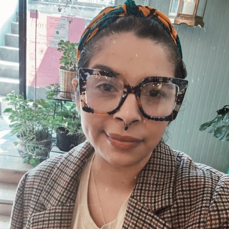 Nanny/Babysitter in Montreal - Nadiuska F.