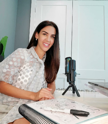 Housekeeper in Surrey - Oversee and coordinate domestic activities, ensuring the smooth running of daily household routines
