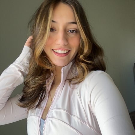 Housekeeper in Victoria - Roxanne J.