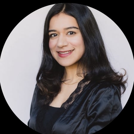 Nanny/Babysitter in Montreal - Saumya G.