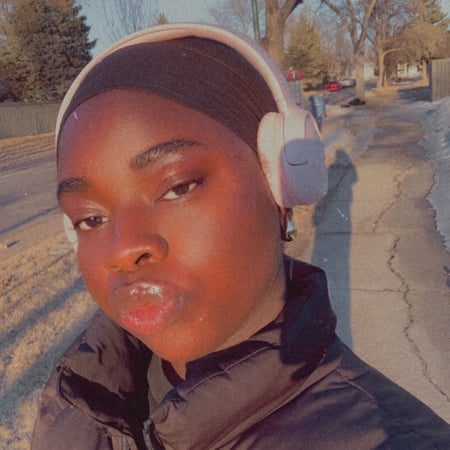 Nanny/Babysitter in Winnipeg - Oluwatofunmi F.