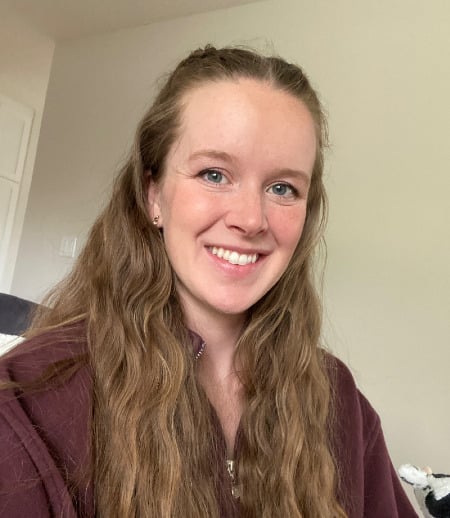 Nanny/Babysitter in Edmonton - Looking for a responsible, live-out part-time nanny