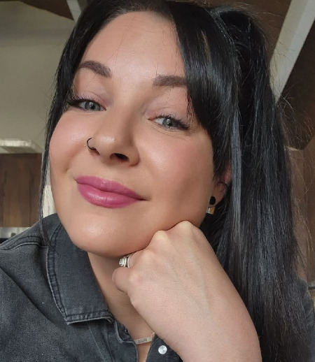 Housekeeper in St. Albert - Nicole H.