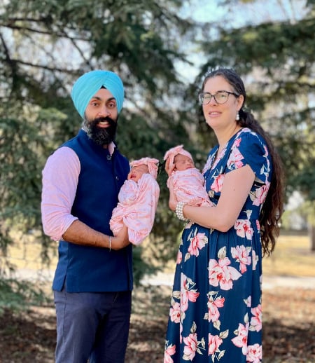Nanny/Babysitter in Calgary - Part time nanny/mother's helper required for newborn twins. Must Have Experience with Twins